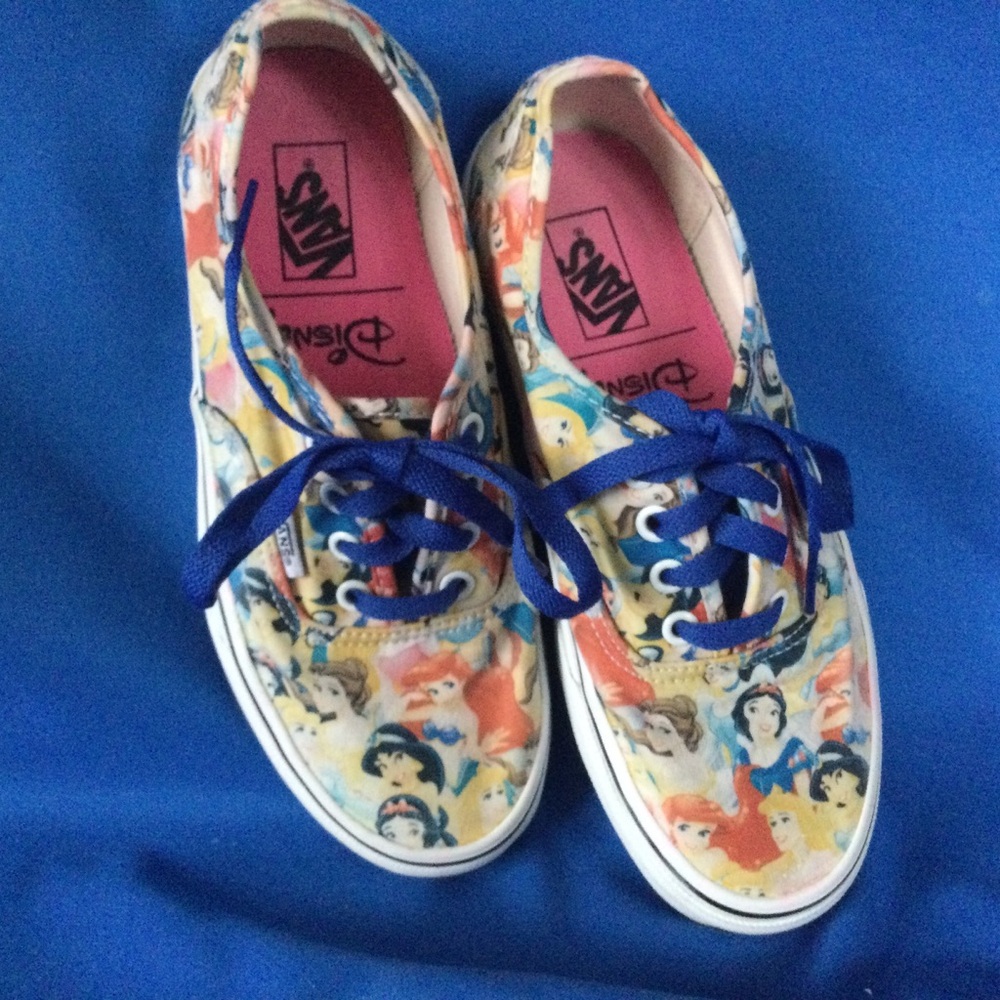 Disney Princess Vans Women's Size 7 Sneakers Snow White Cinderella Ariel Belle